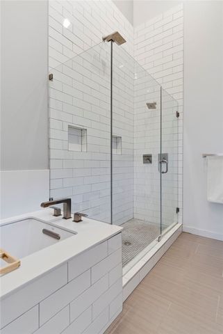 212 SE 7th Street, Bentonville, AR 72712