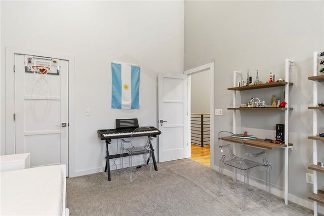 212 SE 7th Street, Bentonville, AR 72712