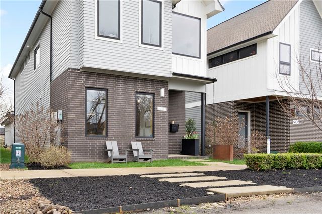 212 SE 7th Street, Bentonville, AR 72712