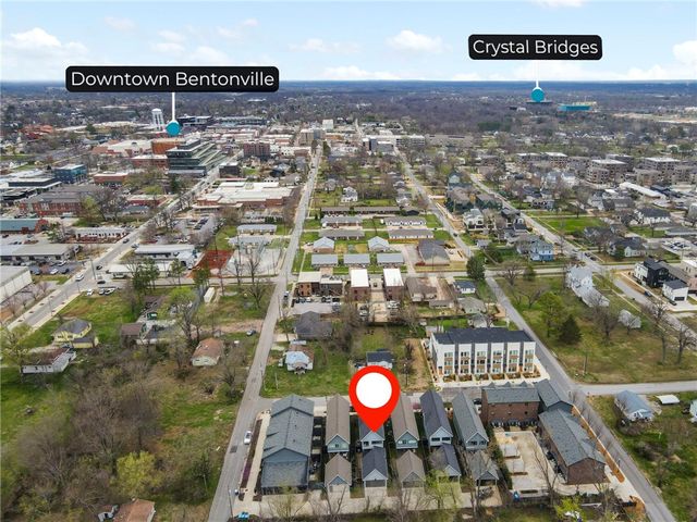 212 SE 7th Street, Bentonville, AR 72712