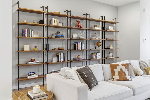 212 SE 7th Street, Bentonville, AR 72712