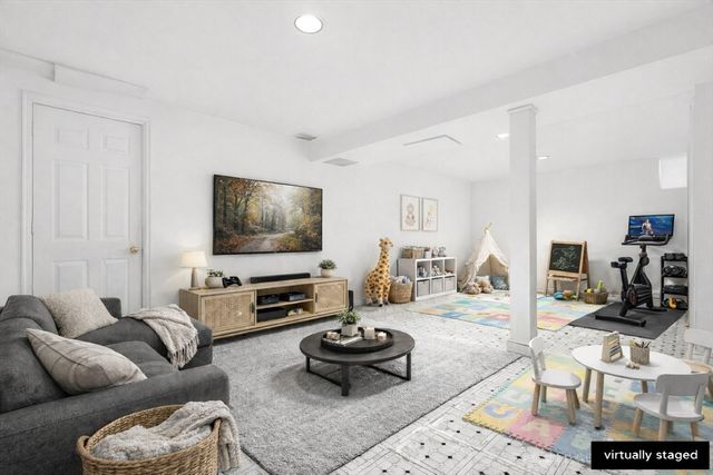 55 Roosevelt Ave, Marblehead, MA 01945