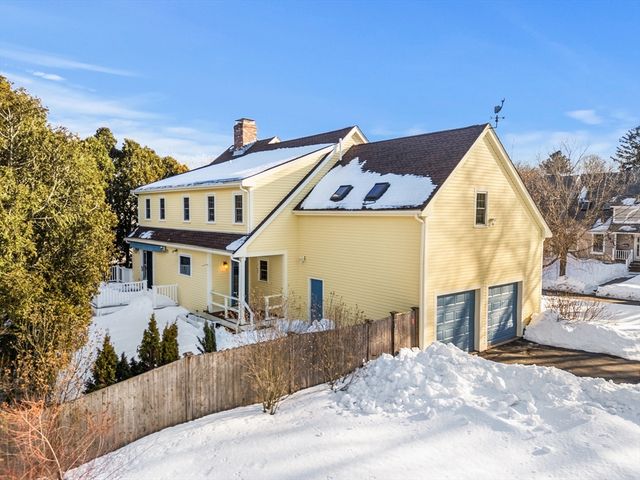 55 Roosevelt Ave, Marblehead, MA 01945