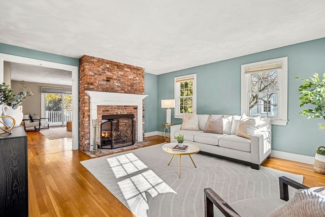 55 Roosevelt Ave, Marblehead, MA 01945