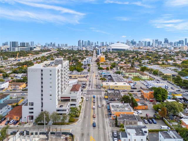 2217 NW 7th St 1009, Miami, FL 33125