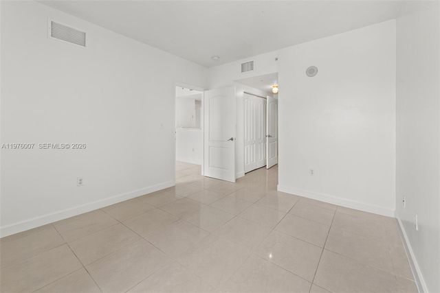 2217 NW 7th St 1009, Miami, FL 33125