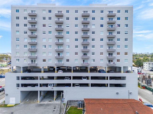 2217 NW 7th St 1009, Miami, FL 33125