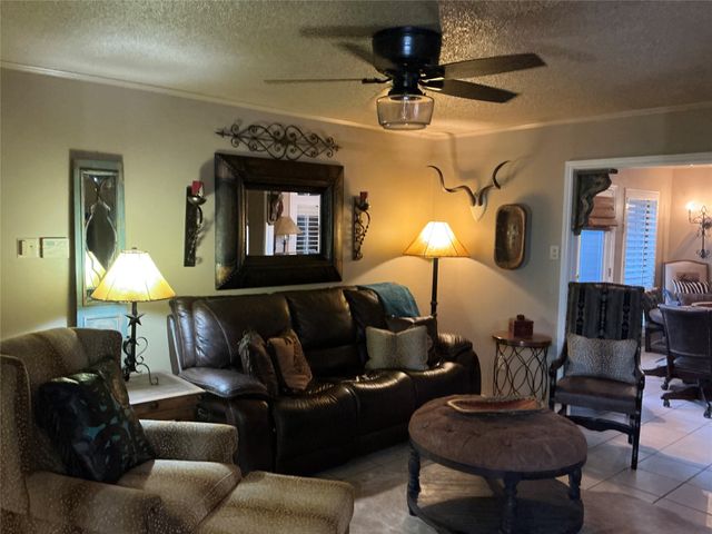 1302 Summit Drive, Mexia, TX 76667