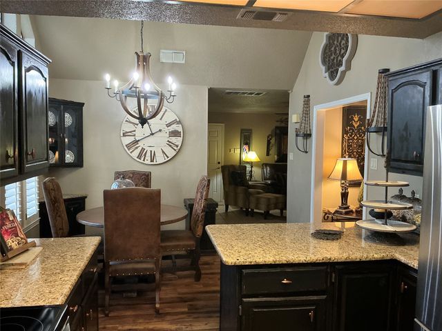 1302 Summit Drive, Mexia, TX 76667