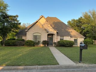 1302 Summit Drive, Mexia, TX 76667