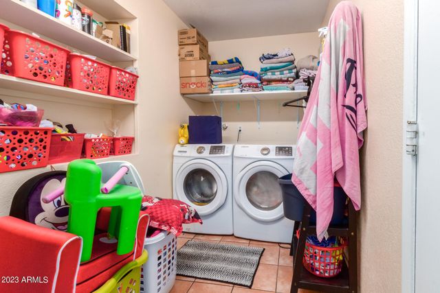 2 E MURIEL Drive, Phoenix, AZ 85022