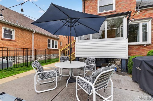 6569 Pernod Avenue, St Louis, MO 63139