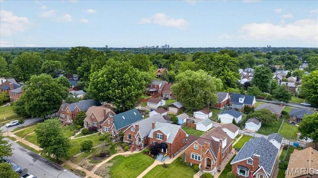6569 Pernod Avenue, St Louis, MO 63139