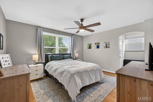 6569 Pernod Avenue, St Louis, MO 63139