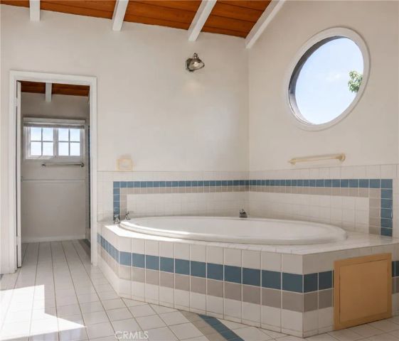 2000 Harkness Street, Manhattan Beach, CA 90266