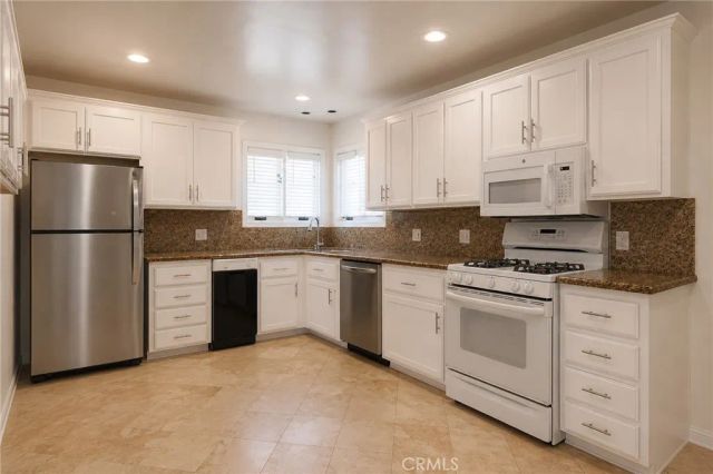 2000 Harkness Street, Manhattan Beach, CA 90266