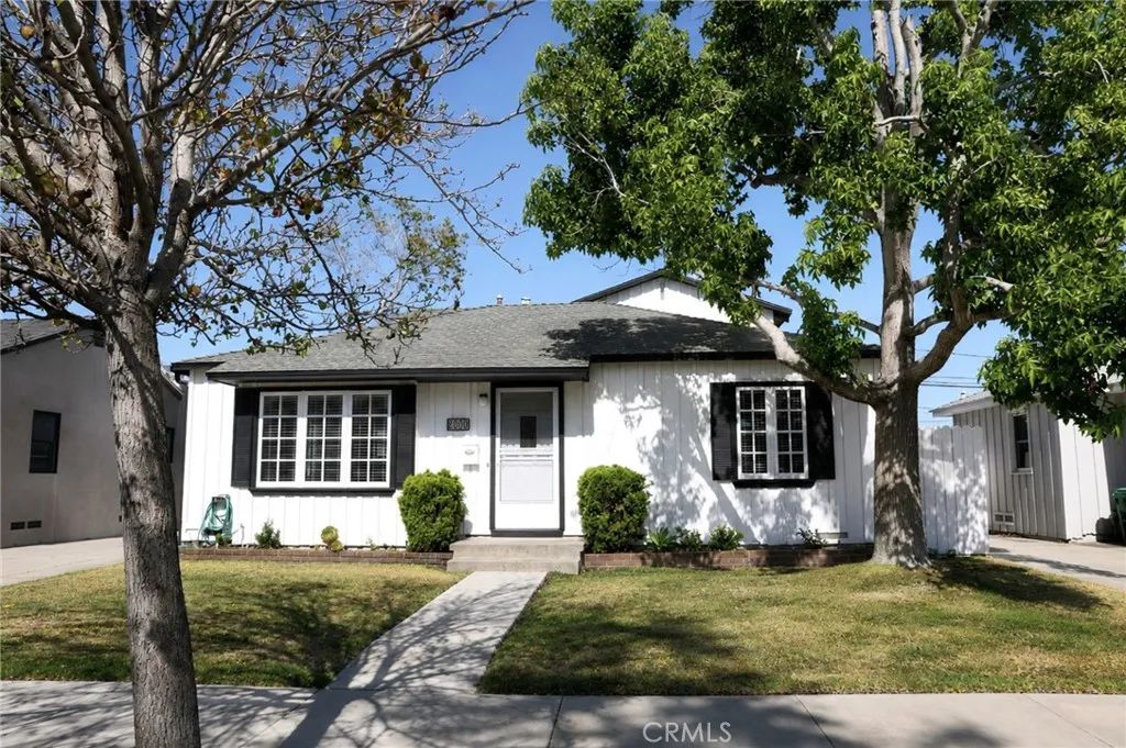 2000 Harkness Street, Manhattan Beach, CA 90266