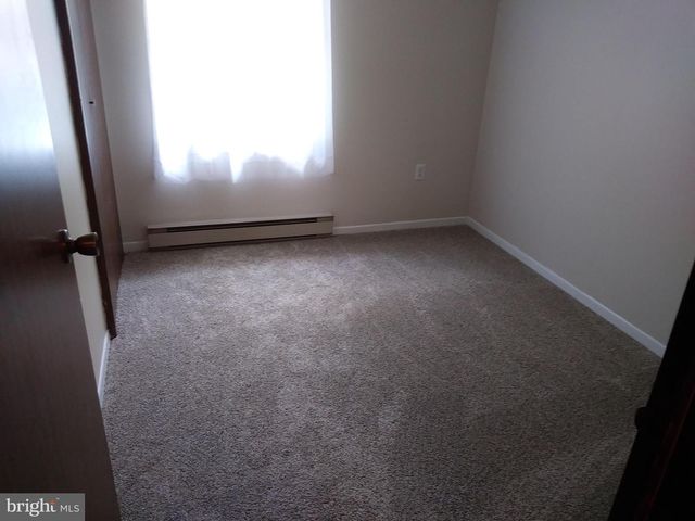 558 HAMMOND AVE, Hanover, PA 17331