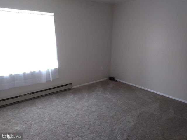 558 HAMMOND AVE, Hanover, PA 17331
