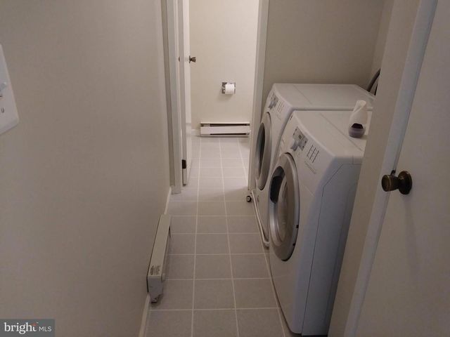 558 HAMMOND AVE, Hanover, PA 17331