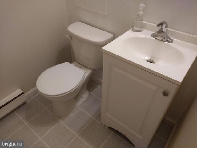 558 HAMMOND AVE, Hanover, PA 17331