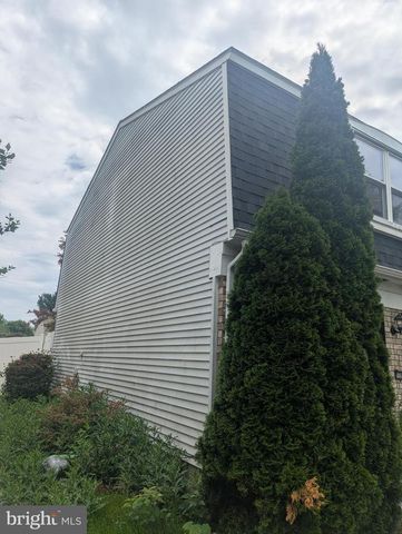558 HAMMOND AVE, Hanover, PA 17331