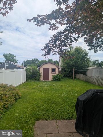 558 HAMMOND AVE, Hanover, PA 17331