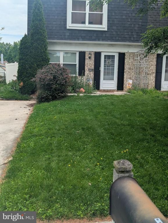 558 HAMMOND AVE, Hanover, PA 17331