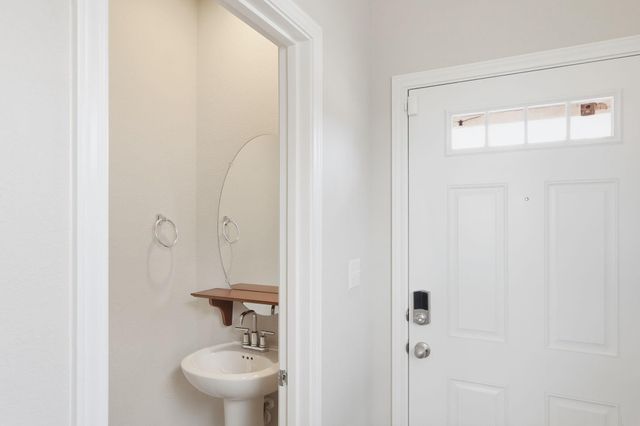 136 Morning Dawn LN, Georgetown, TX 78628