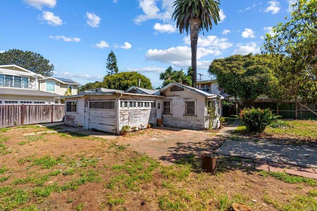 940 Hermes Avenue, Encinitas, CA 92024
