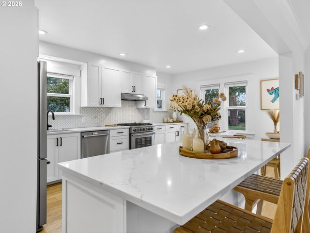 3245 Ne 55TH Ave, Portland, OR 97213