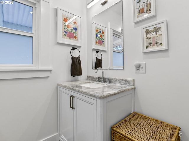 3245 Ne 55TH Ave, Portland, OR 97213