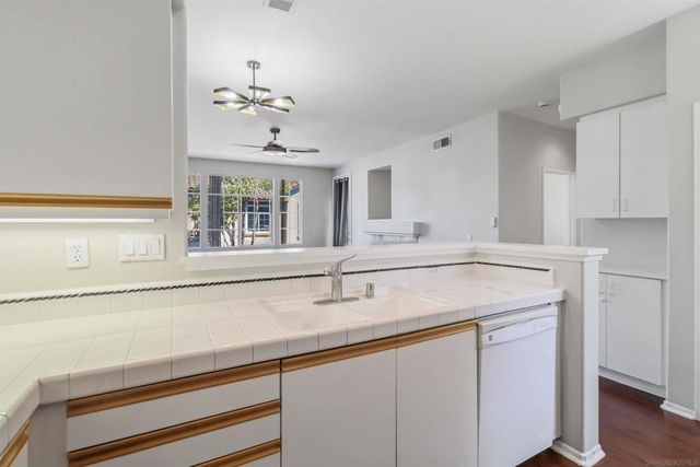 12510 Heatherton Ct 195, San Diego, CA 92128