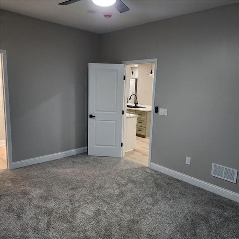 14404 E 49th Terrace, Kansas City, MO 64136