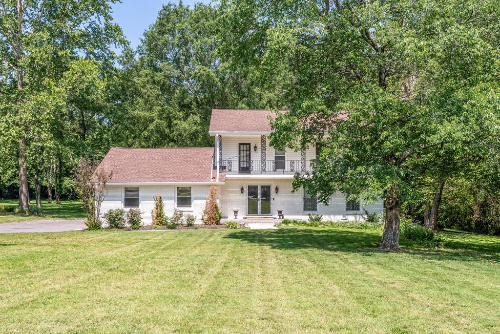 1303 General MacArthur Dr, Brentwood, TN 37027