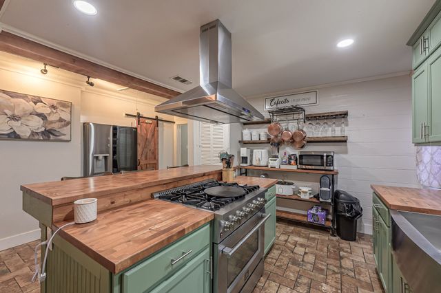 1500 Crescent Drive, Tyler, TX 75702