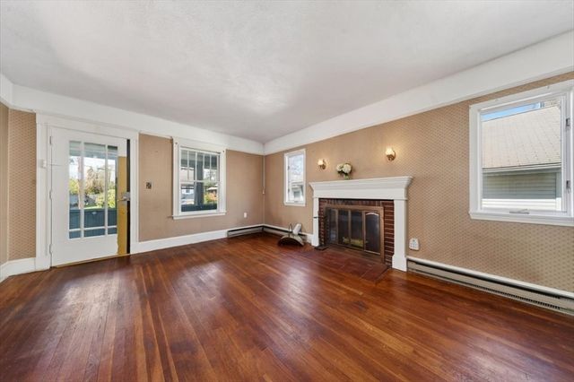 19 Lochmere Ave, Weymouth, MA 02191