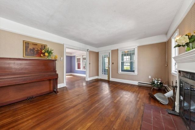 19 Lochmere Ave, Weymouth, MA 02191
