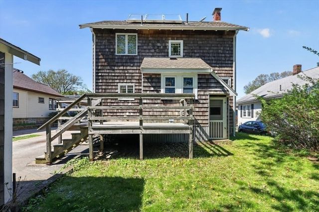 19 Lochmere Ave, Weymouth, MA 02191