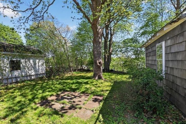 19 Lochmere Ave, Weymouth, MA 02191