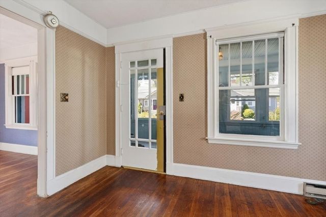 19 Lochmere Ave, Weymouth, MA 02191