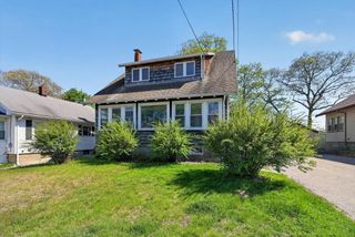 19 Lochmere Ave, Weymouth, MA 02191
