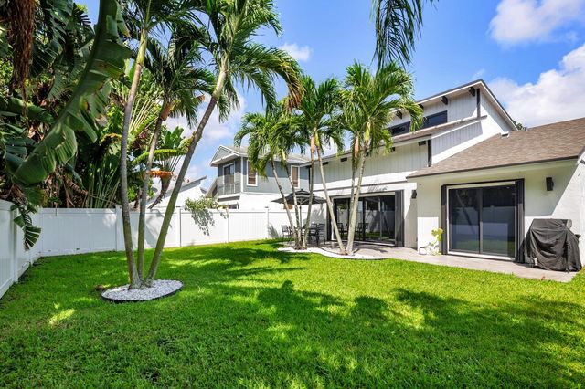 2474 Douglas Avenue, Delray Beach, FL 33444