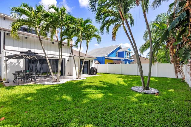 2474 Douglas Avenue, Delray Beach, FL 33444