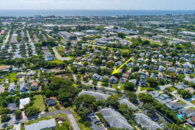 2474 Douglas Avenue, Delray Beach, FL 33444