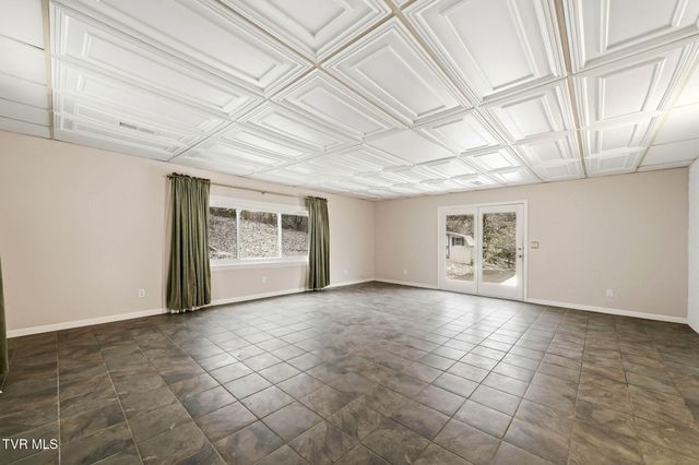 223 Poplar Hill Drive, Johnson City, TN 37604