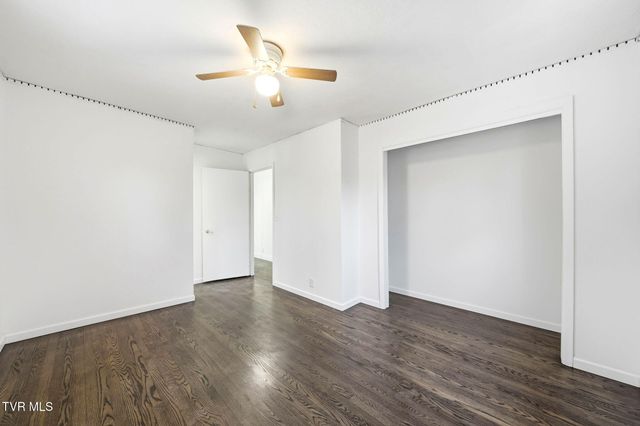 223 Poplar Hill Drive, Johnson City, TN 37604