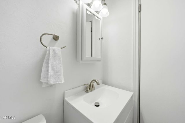 223 Poplar Hill Drive, Johnson City, TN 37604