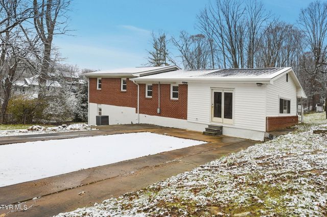 223 Poplar Hill Drive, Johnson City, TN 37604