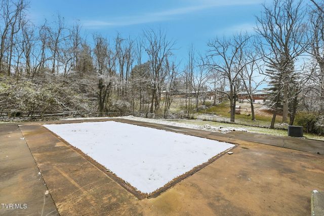 223 Poplar Hill Drive, Johnson City, TN 37604